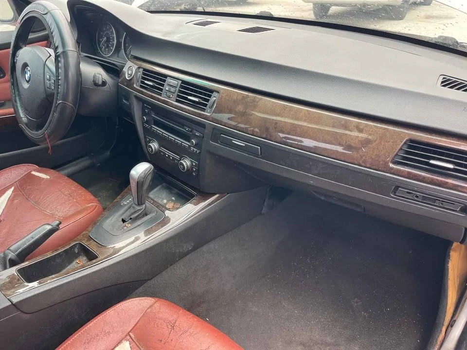 2009 BMW E90 3 Series Sedan - Image 2 of 9