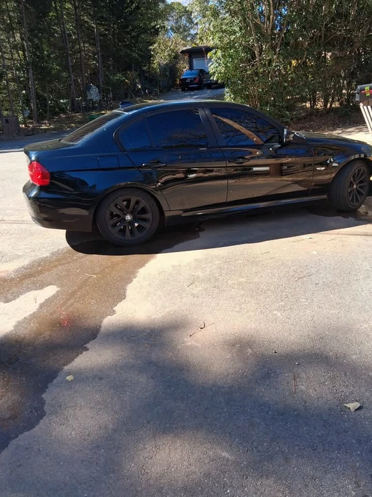 2009 BMW E90 3 Series Sedan - Image 3 of 4