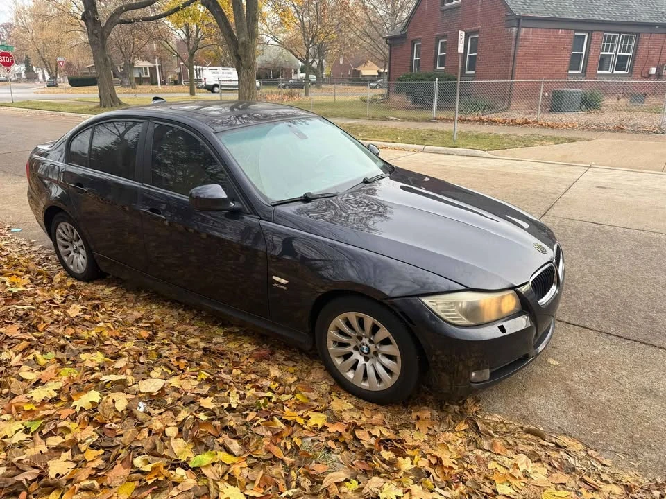 2009 BMW E90 3 Series Sedan - Image 3 of 10