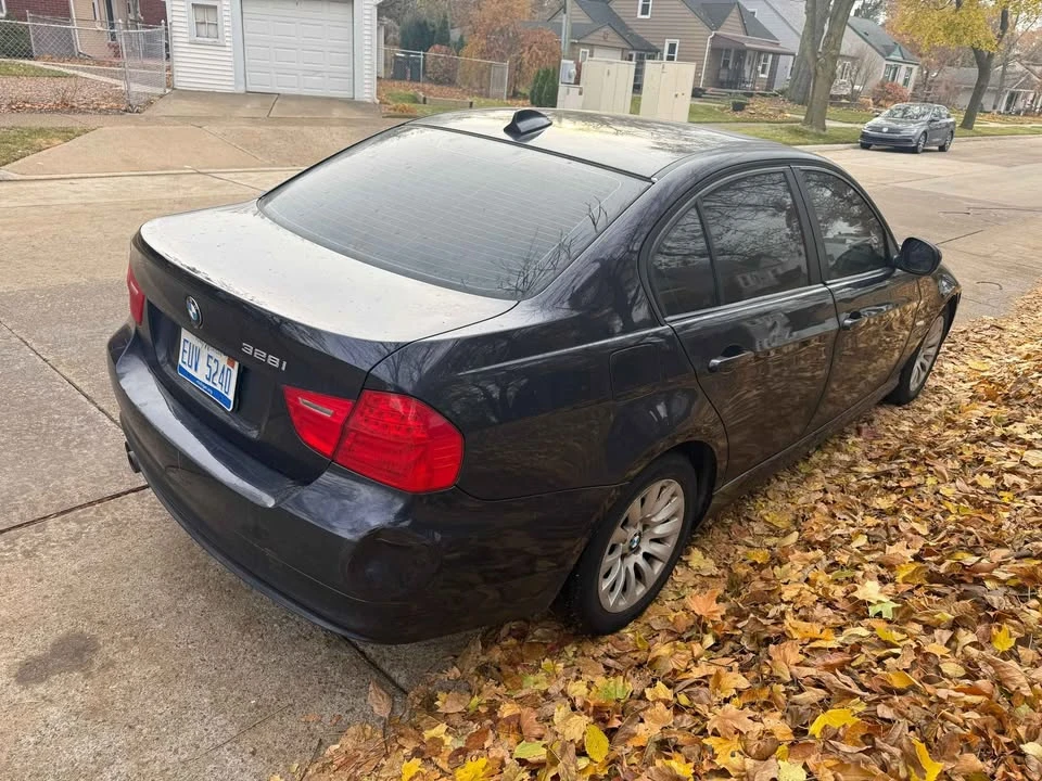 2009 BMW E90 3 Series Sedan - Image 5 of 10