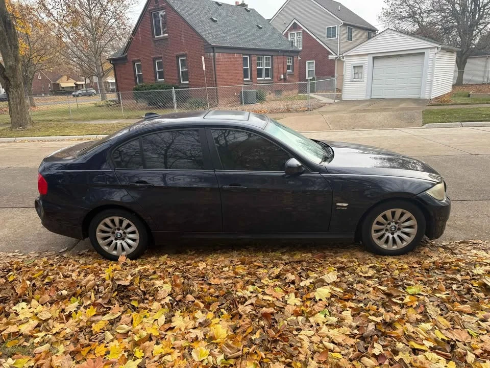 2009 BMW E90 3 Series Sedan - Image 7 of 10