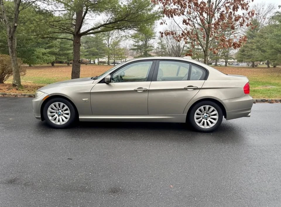 2009 BMW E90 3 Series Sedan - Image 2 of 13