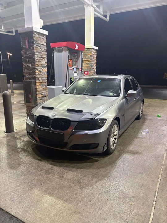 2009 BMW E90 3 Series Sedan - Image 2 of 3