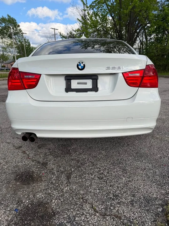 2009 BMW E90 3 Series Sedan - Image 5 of 19