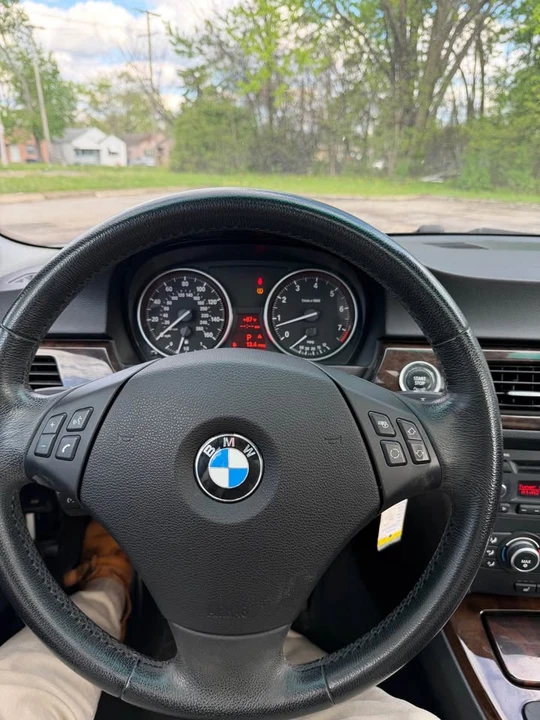 2009 BMW E90 3 Series Sedan - Image 18 of 19
