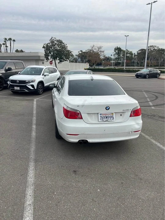 2009 BMW E90 3 Series Sedan - Image 2 of 6
