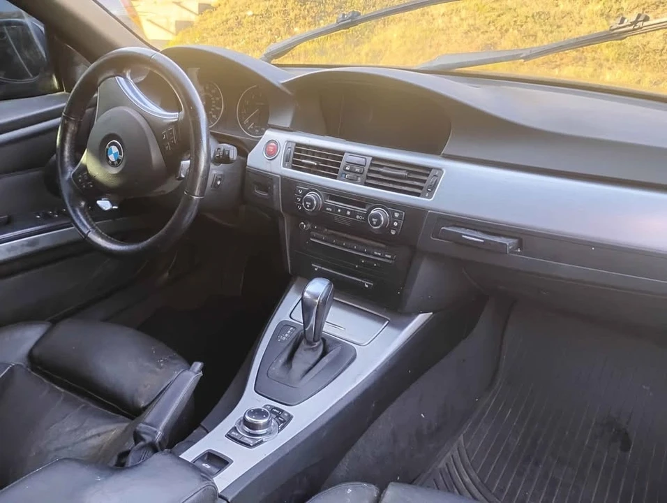 2009 BMW E93 335i Convertible - Image 3 of 5