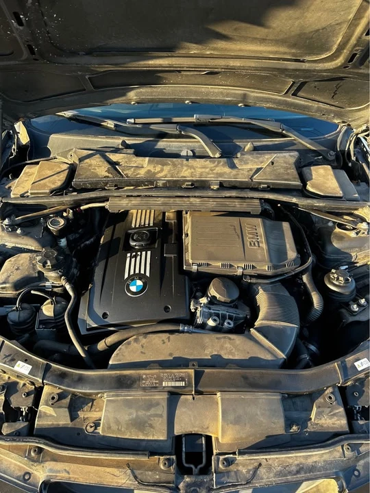 2009 BMW E93 335i Convertible - Image 10 of 11