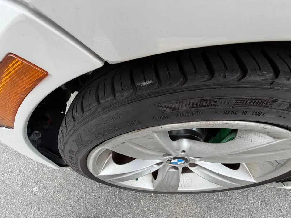 2009 BMW E93 335i Convertible - Image 10 of 10