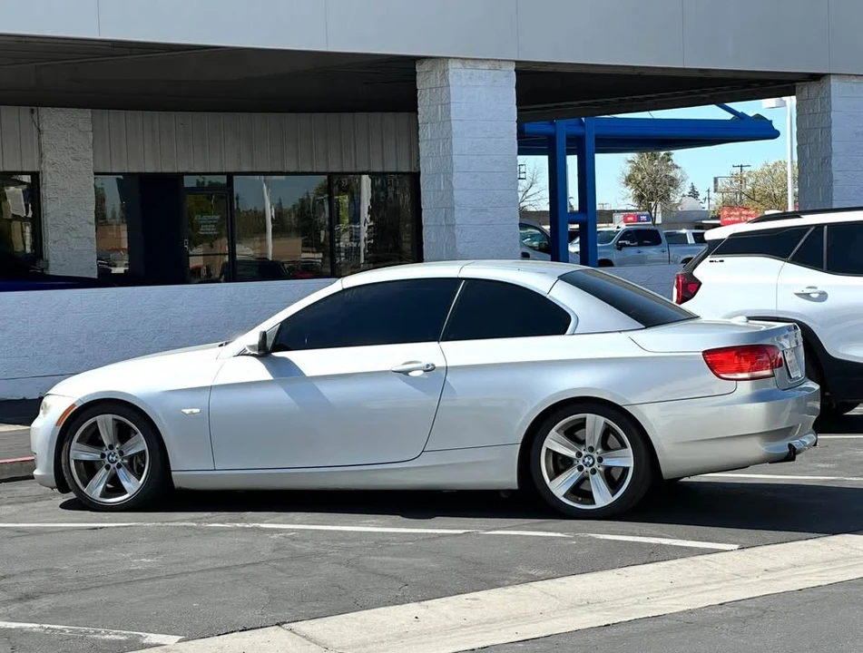 2009 BMW E93 335i Convertible - Image 10 of 11