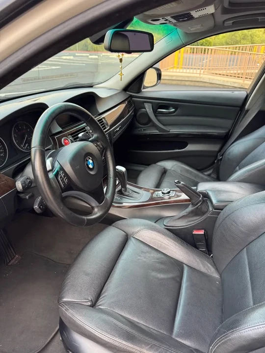 2009 BMW E90 335i Sedan - Image 9 of 12