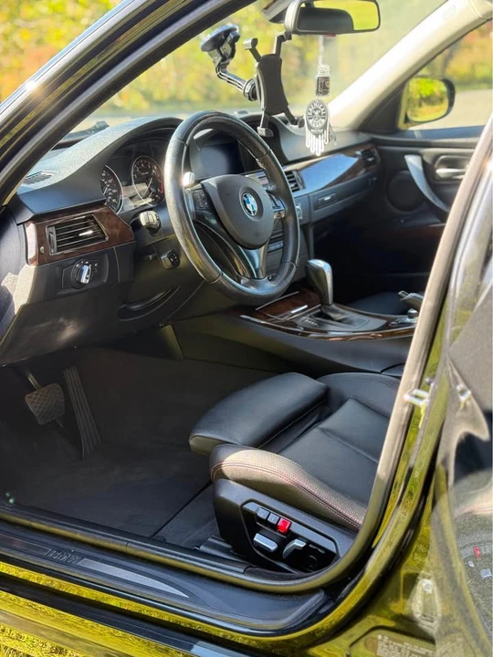 2009 BMW E90 335i Sedan - Image 14 of 20