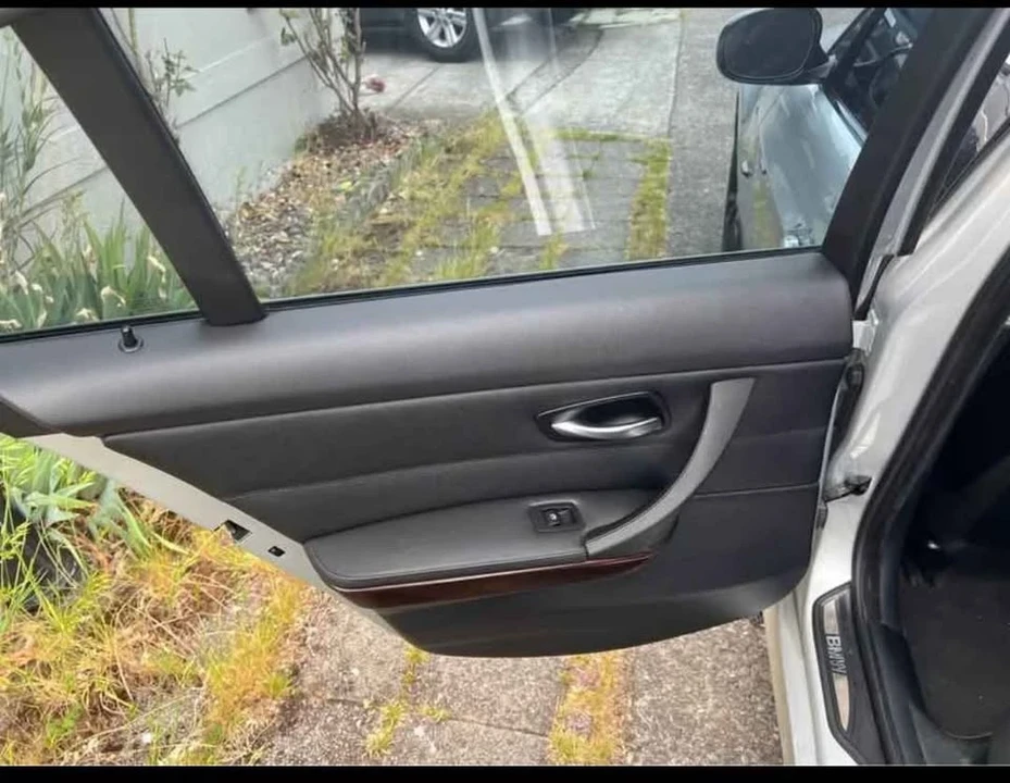 2009 BMW E90 335i Sedan - Image 6 of 10