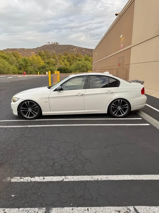 2009 BMW E90 335i Sedan - Image 8 of 12