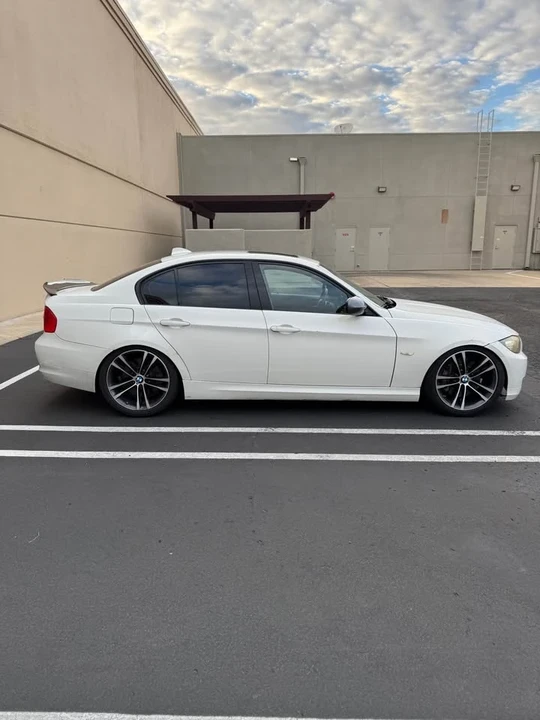 2009 BMW E90 335i Sedan - Image 4 of 12