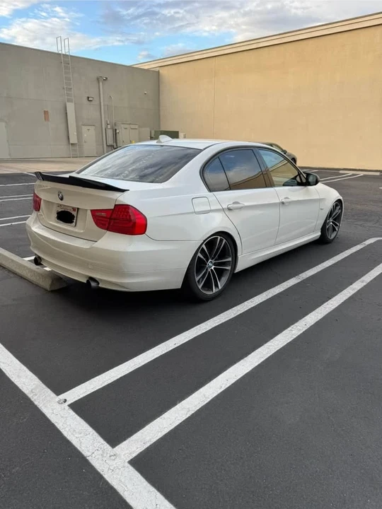 2009 BMW E90 335i Sedan - Image 5 of 12