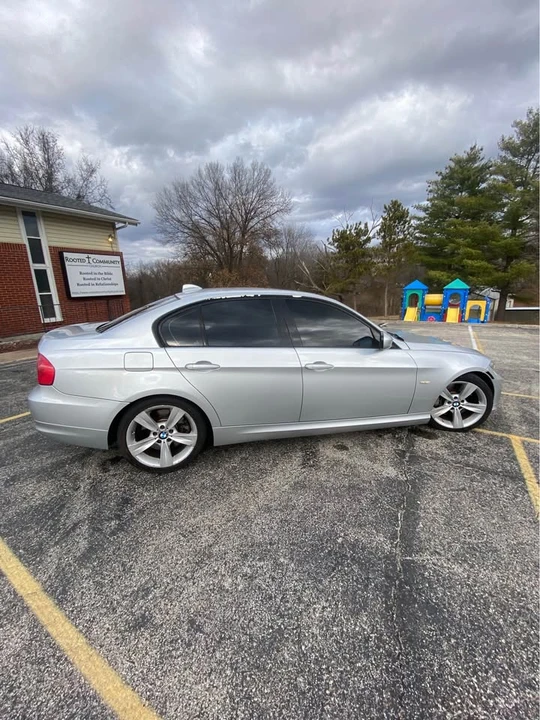 2009 BMW E90 335i Sedan - Image 9 of 14