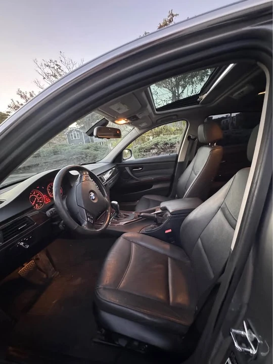 2009 BMW E90 335i Sedan - Image 11 of 17