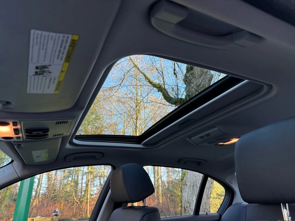 2009 BMW E90 3 Series Sedan - Image 11 of 18