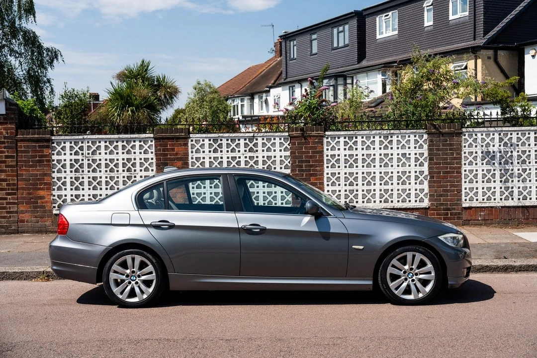 2009 BMW E90 3 Series Sedan - Image 8 of 30