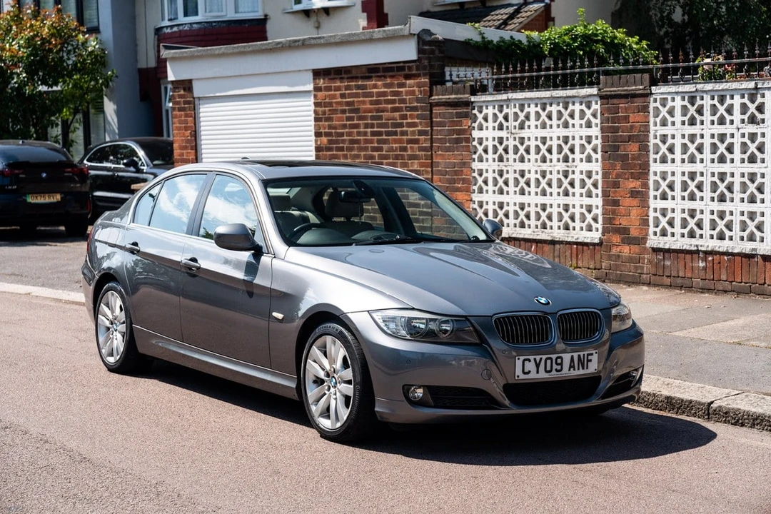 2009 BMW E90 3 Series Sedan - Image 7 of 30