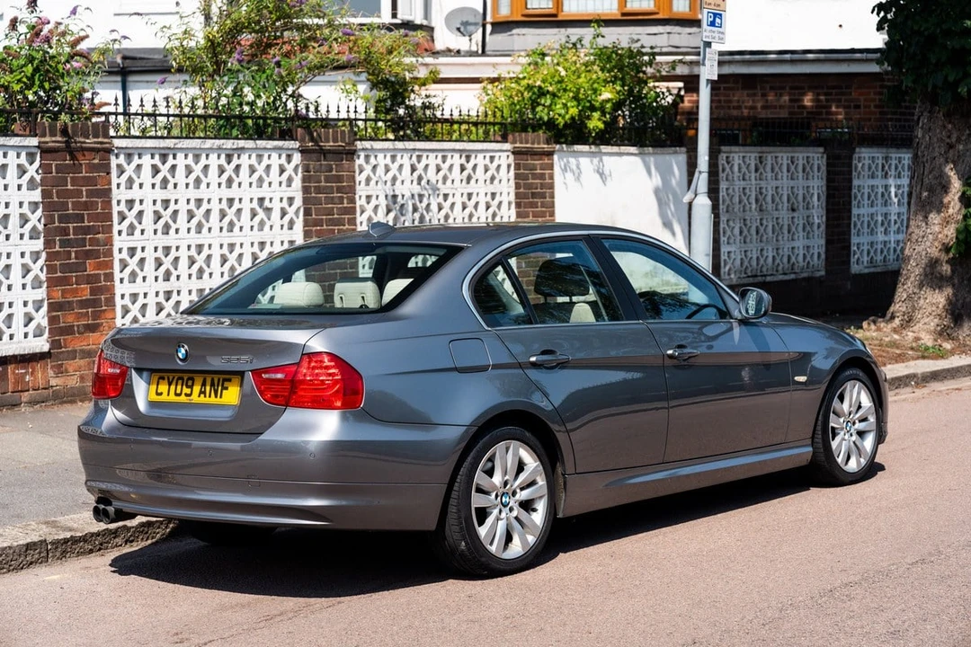 2009 BMW E90 3 Series Sedan - Image 9 of 30