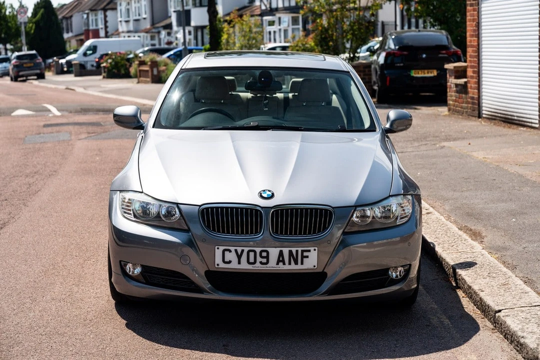 2009 BMW E90 3 Series Sedan - Image 12 of 30