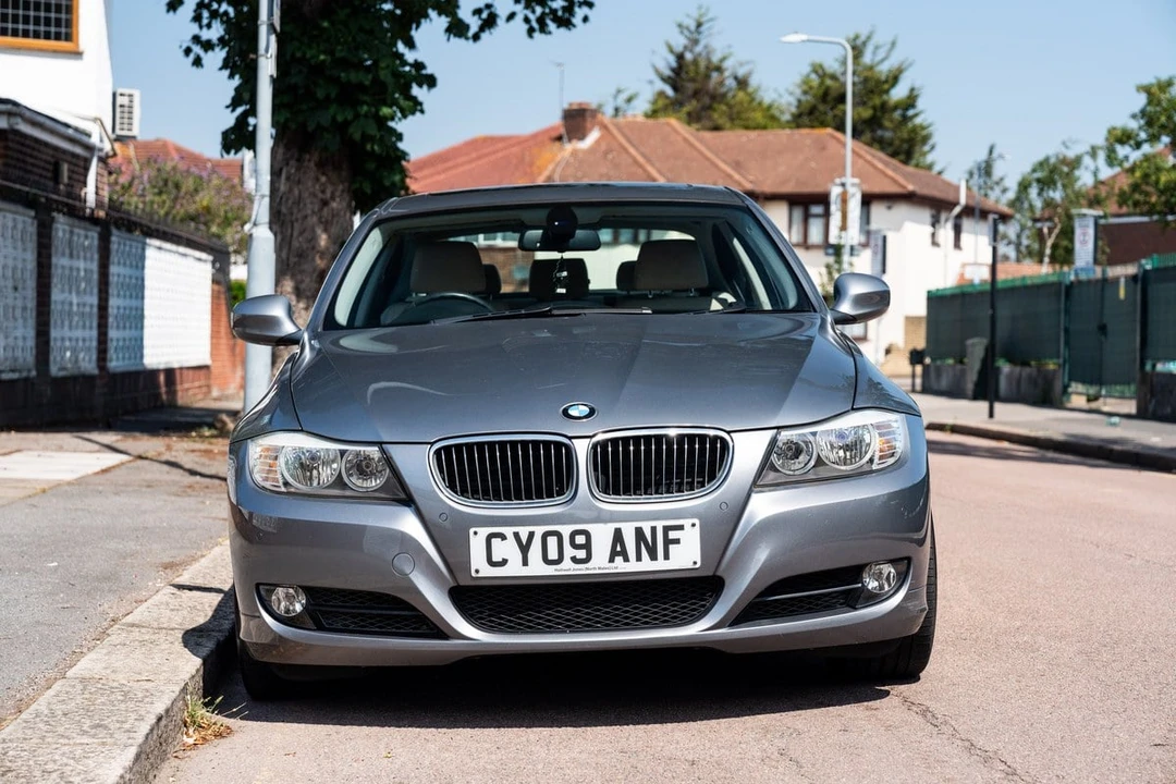 2009 BMW E90 3 Series Sedan - Image 18 of 30