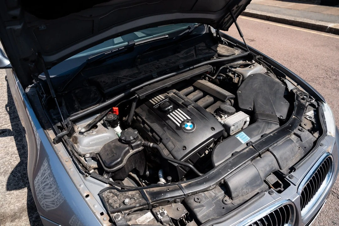 2009 BMW E90 3 Series Sedan - Image 6 of 30