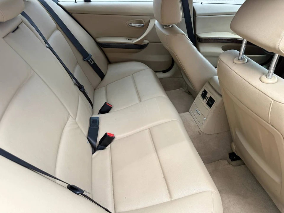 2009 BMW E90 3 Series Sedan - Image 11 of 12