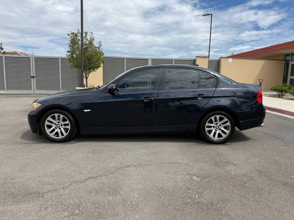 2009 BMW E90 3 Series Sedan - Image 2 of 12
