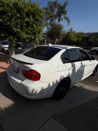 2009 BMW E90 3 Series Sedan - Image 2 of 4