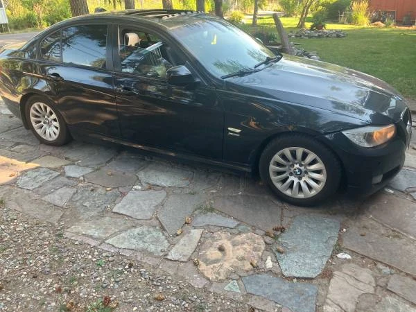 2009 BMW E90 3 Series Sedan - Image 2 of 3