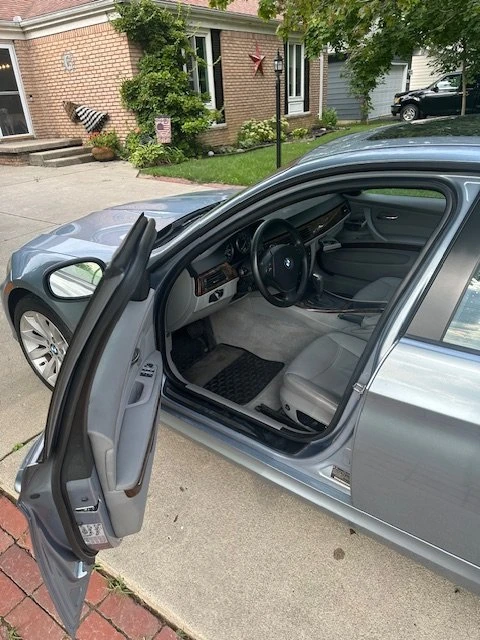 2009 BMW E90 3 Series Sedan - Image 10 of 18