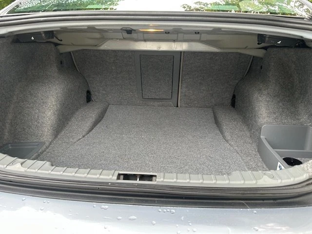 2009 BMW E90 3 Series Sedan - Image 7 of 18