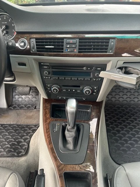 2009 BMW E90 3 Series Sedan - Image 14 of 18