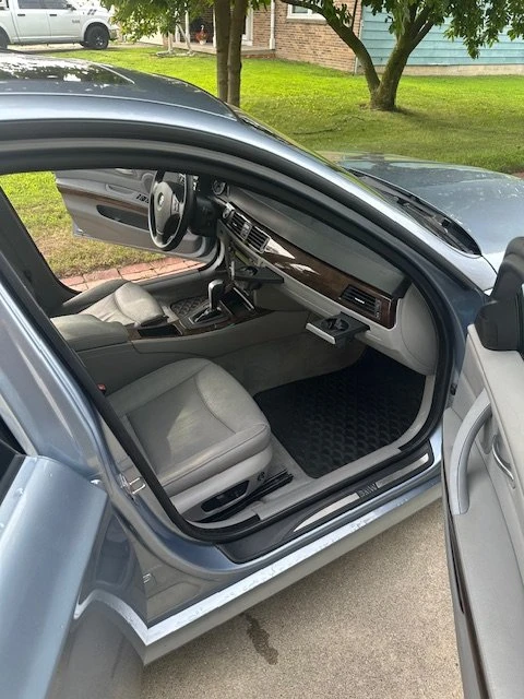 2009 BMW E90 3 Series Sedan - Image 11 of 18