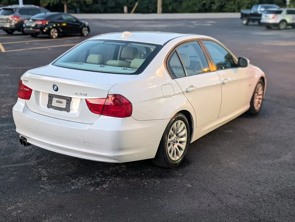 2009 BMW E90 3 Series Sedan - Image 6 of 17