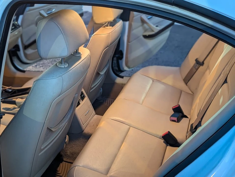 2009 BMW E90 3 Series Sedan - Image 10 of 17