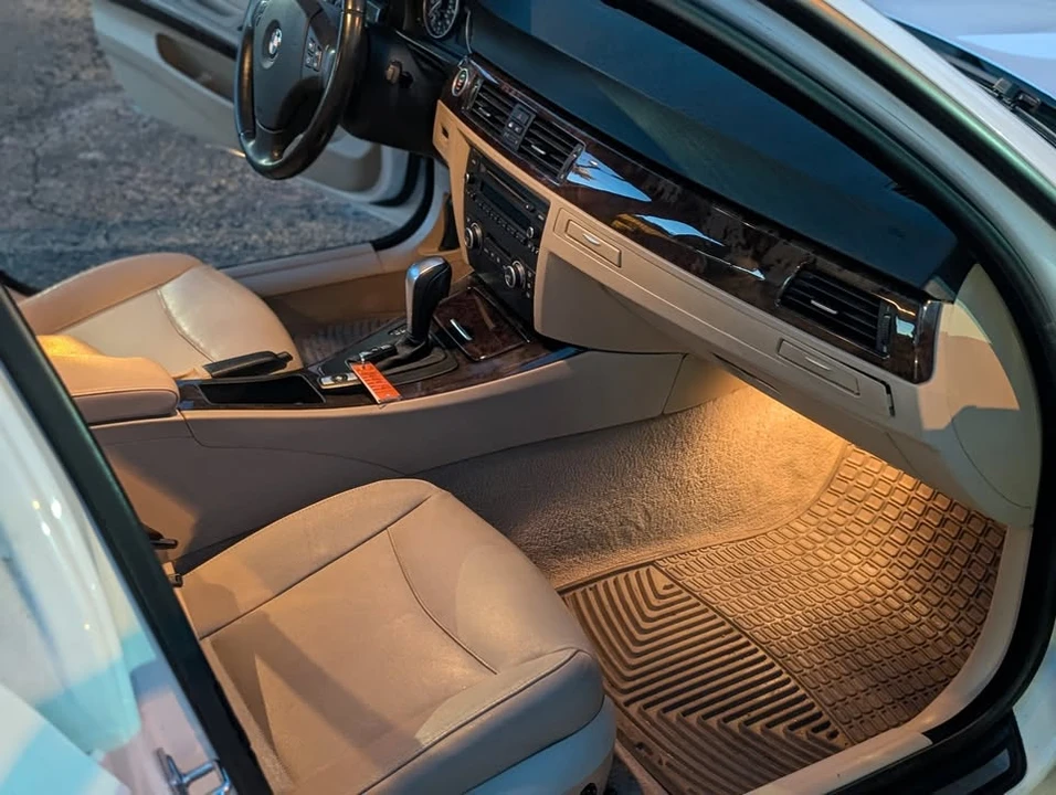 2009 BMW E90 3 Series Sedan - Image 12 of 17