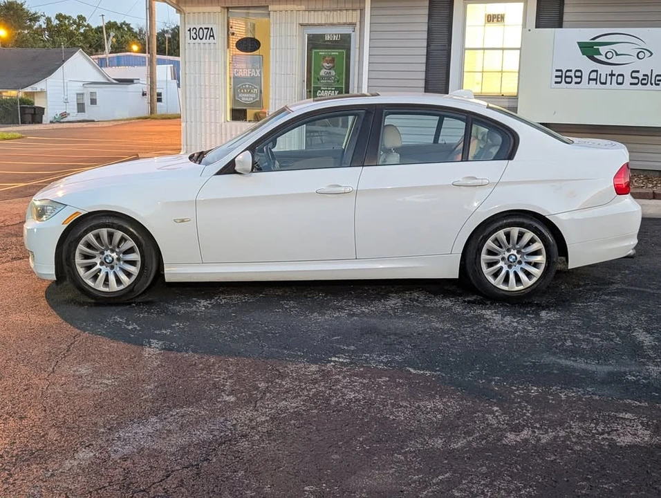 2009 BMW E90 3 Series Sedan - Image 8 of 17