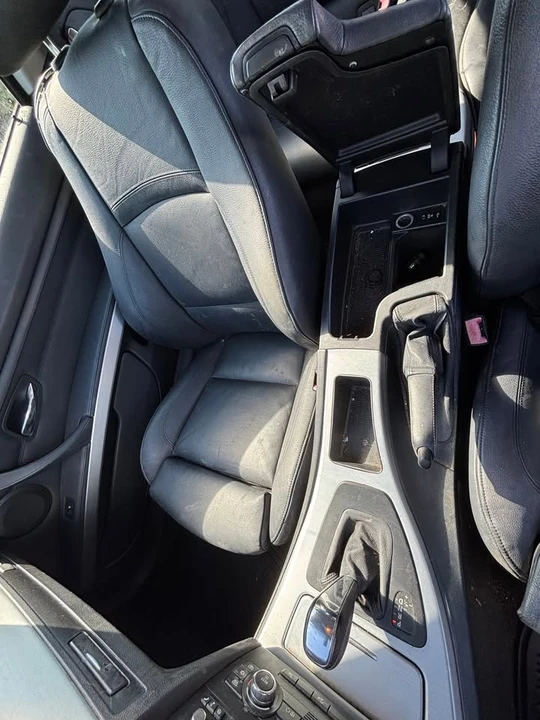 2009 BMW E90 3 Series Sedan - Image 12 of 19