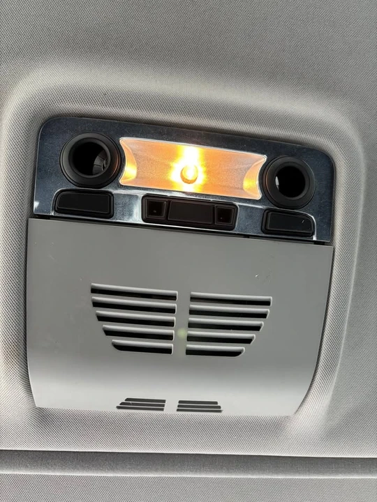 2009 BMW E90 3 Series Sedan - Image 19 of 19