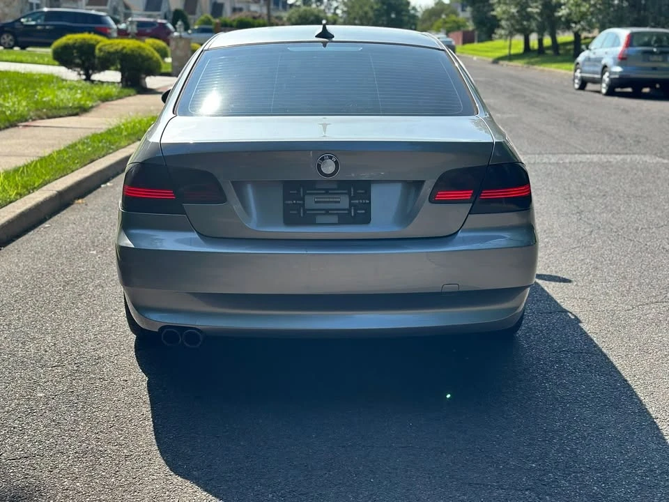 2009 BMW E90 3 Series Sedan - Image 2 of 7