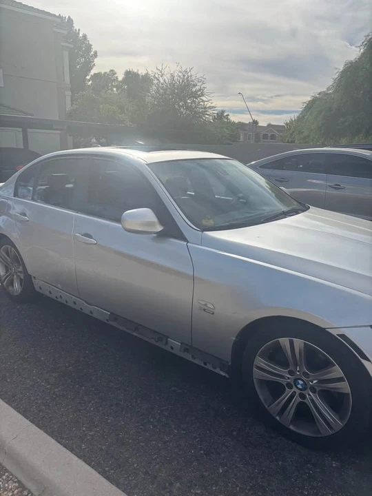 2009 BMW E90 3 Series Sedan - Image 2 of 4