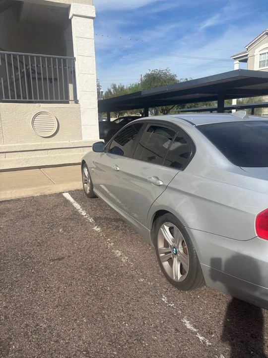 2009 BMW E90 3 Series Sedan - Image 3 of 4