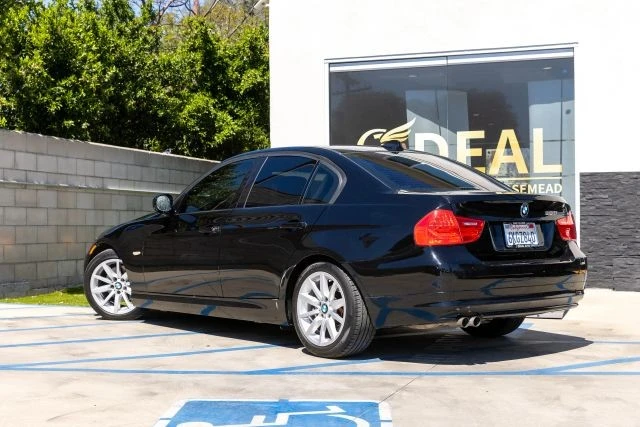 2009 BMW E90 3 Series Sedan - Image 11 of 21