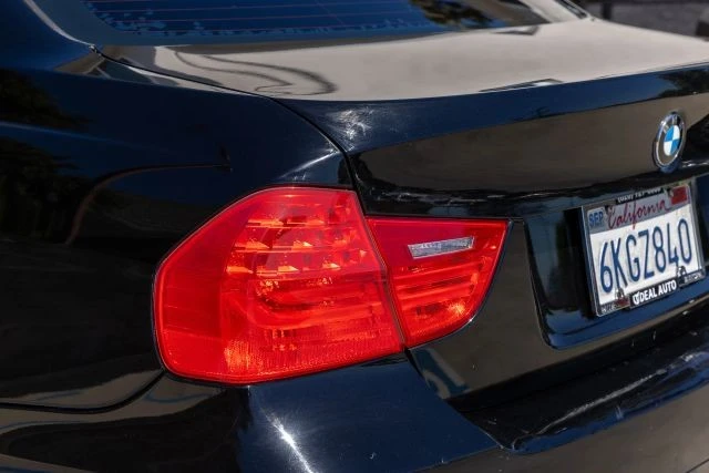 2009 BMW E90 3 Series Sedan - Image 15 of 21