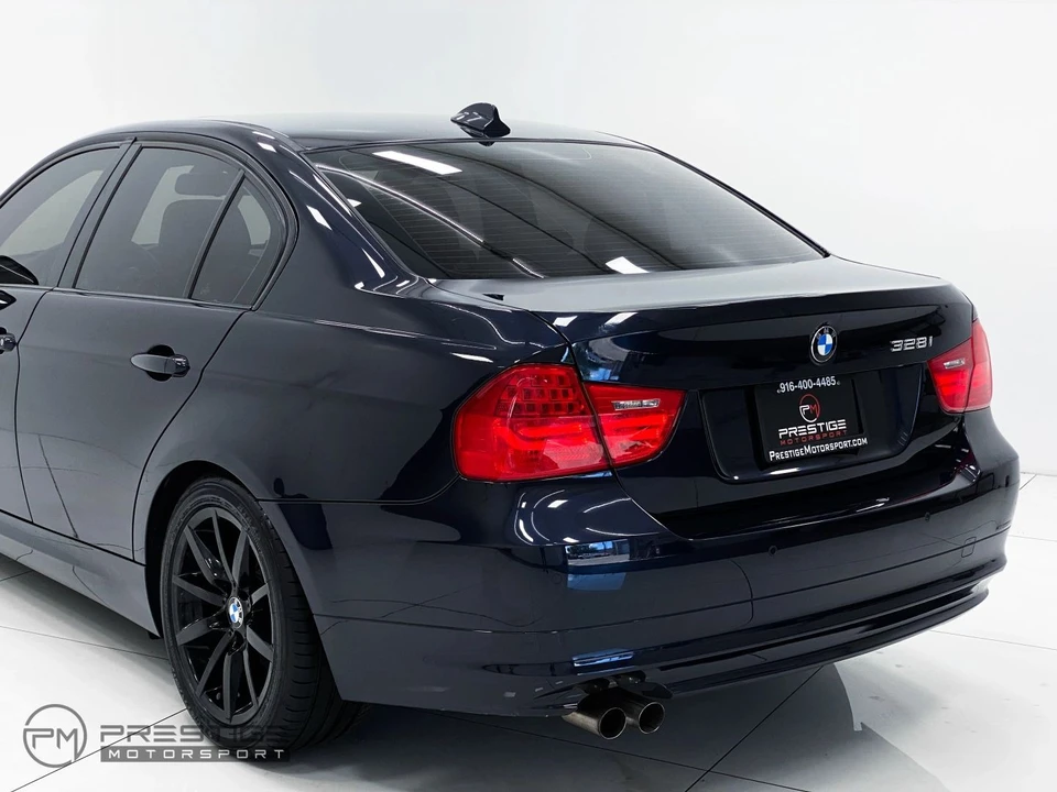 2009 BMW E90 3 Series Sedan - Image 10 of 31