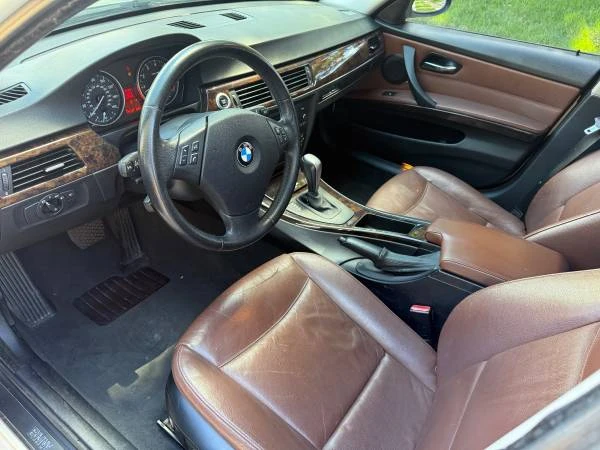 2009 BMW E90 3 Series Sedan - Image 9 of 15